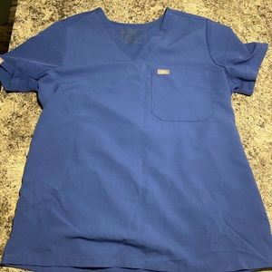 WOMAN’S FIGS CATARINA SCRUB TOP